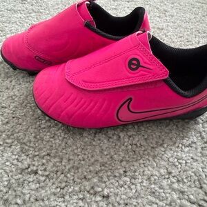 Nike Kids Pink Soccer Cleats